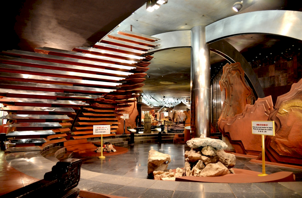 Pac Bo Revolutionary Area is displayed on the 2nd floor